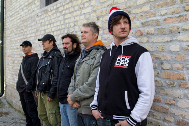 Атеист реп новим спотом поручили фановима: Момци се враћају у град